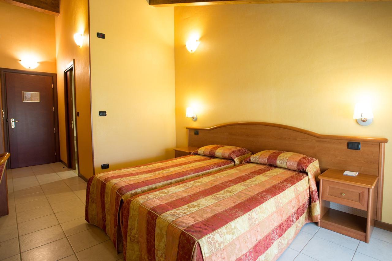 Vald Hotel Val della Torre Exteriör bild